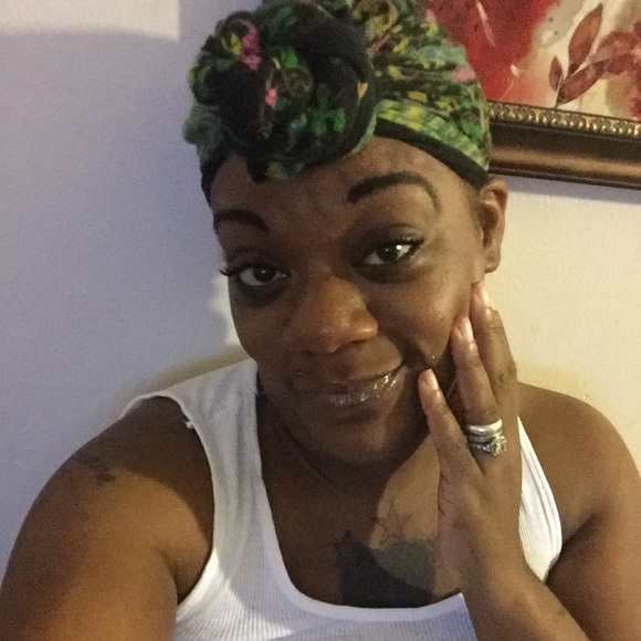 Meet your Posher, MRS. BRICE - Picture 3 of 8